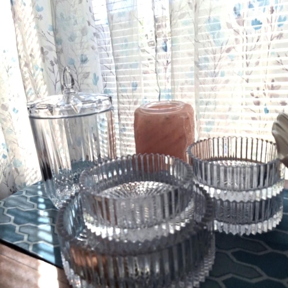 Mikasa Hostess Diamond Fire Cut Crystal Bowl - Picture 5 of 16